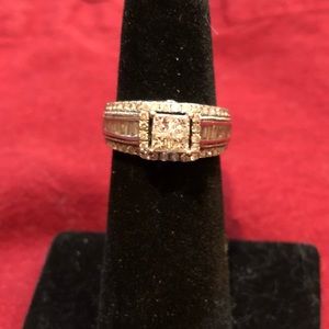 Stunning 14k white gold wedding/engagement ring.  Over 1 carat natural diamonds!